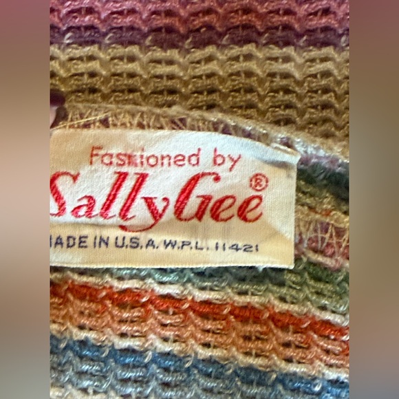 Vintage Sally Gee Woven Fringe Shawl Poncho Boho Festival Wrap - Picture 4 of 5